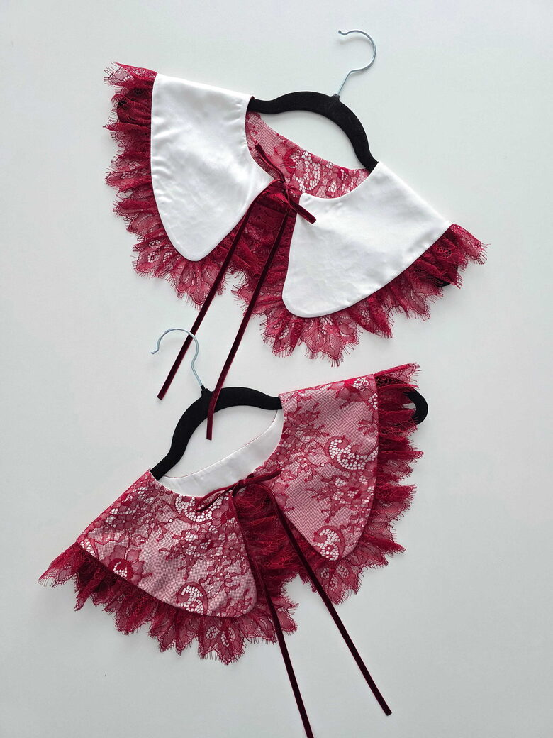 Divpusējā satīna apkaklīte SARKANBALTĀ