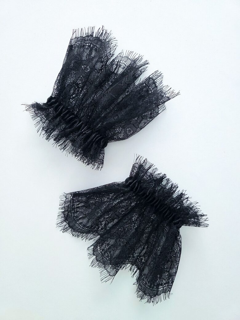 Mežģīņu aproces ar gumiju MELNAS