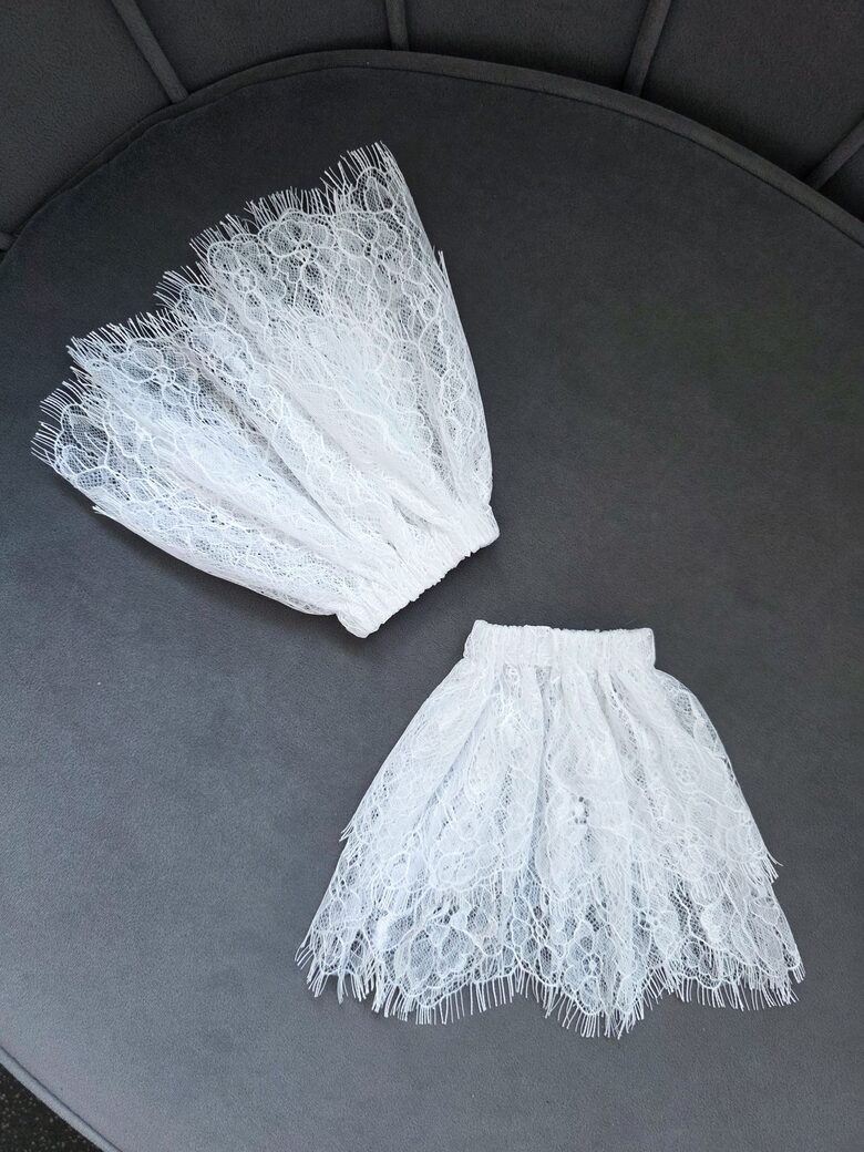 Divslāņu mežģīņu aproces BALTAS