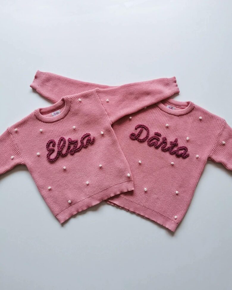 Džemperis ar vārdu + elementi