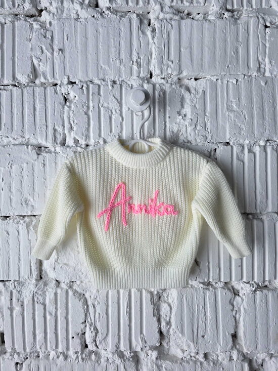 Džemperis ar vārdu 