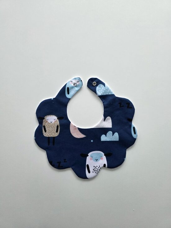 Lacīte ar aitiņām