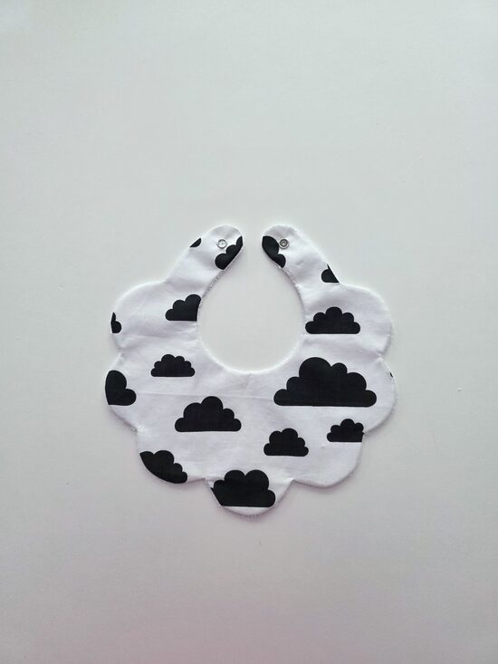 Lacīte ar mākoņiem 