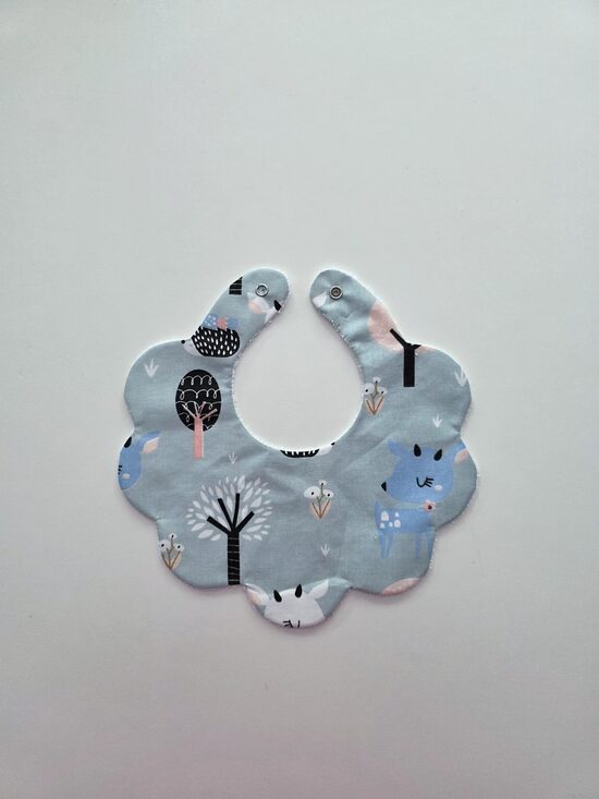 Pelēcīga meža lacīte 