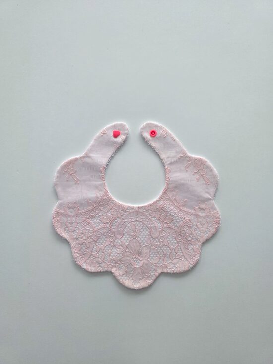 Gaiši rozā lacīte 